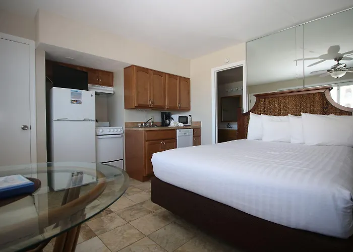 Nautical Watch 3* Clearwater Beach