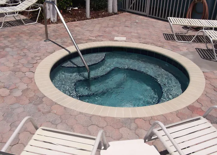 Nautical Watch Apartahotel Clearwater Beach
