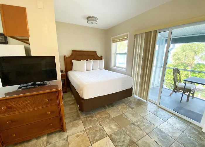 Nautical Watch 3* Clearwater Beach